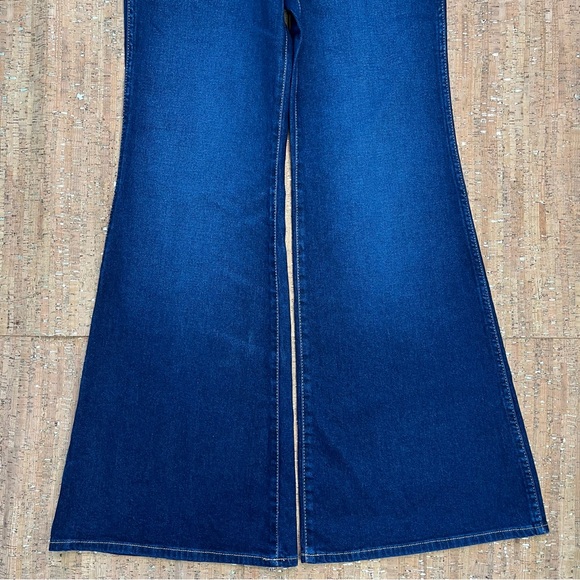 Free People Wrangler (NWT) Wanderer High Rise Flare Size 28 - Picture 11 of 11